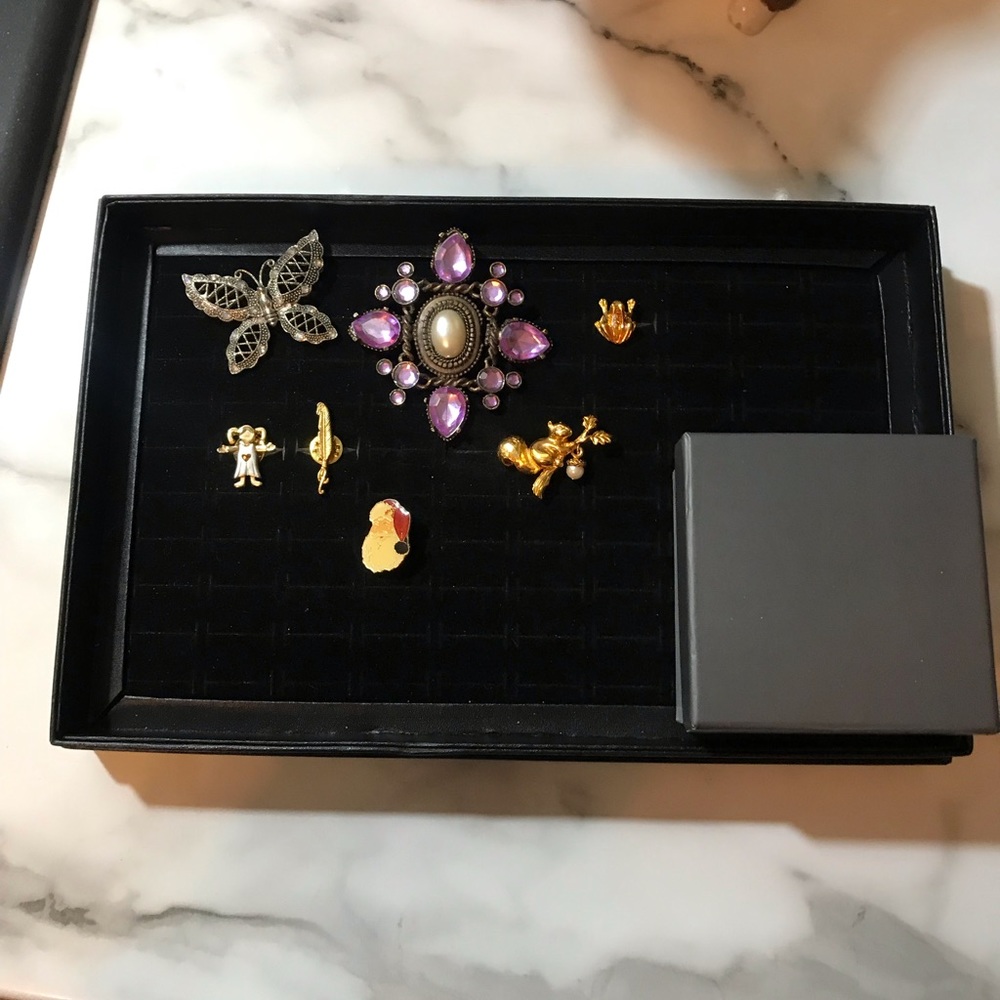 Lot of 7‎ Brooches with Gift Box